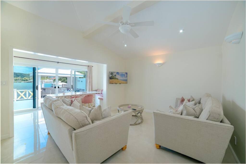 Jolly Harbour Attractive 3-Bedroom Home - Harbour Breeze מראה חיצוני תמונה