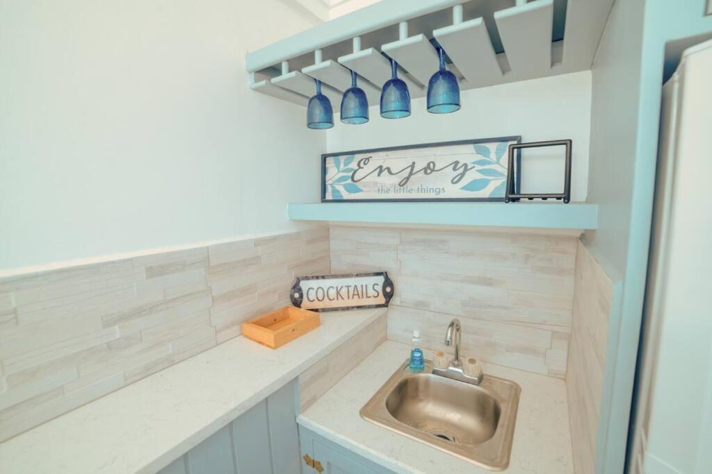 Jolly Harbour Attractive 3-Bedroom Home - Harbour Breeze מראה חיצוני תמונה